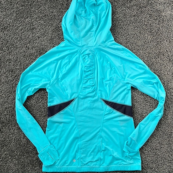 Lululemon pullover running jacket - Picture 3 of 8